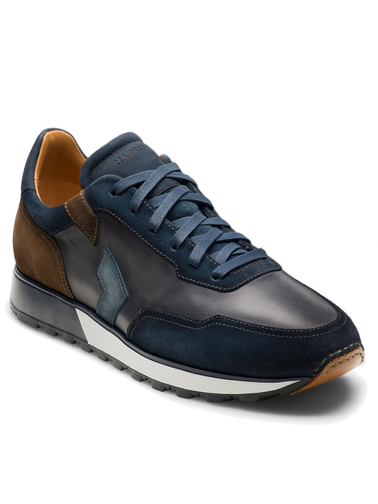 A single Magnanni Aero in Navy/Taupe casual men's sneaker with laces on a white background.