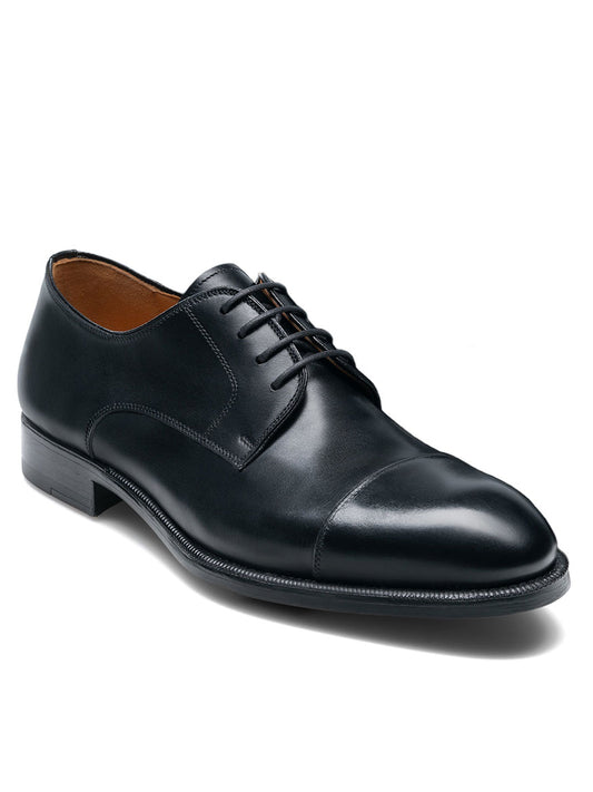 Magnanni Harlan in Black calfskin leather oxford shoe on white background.