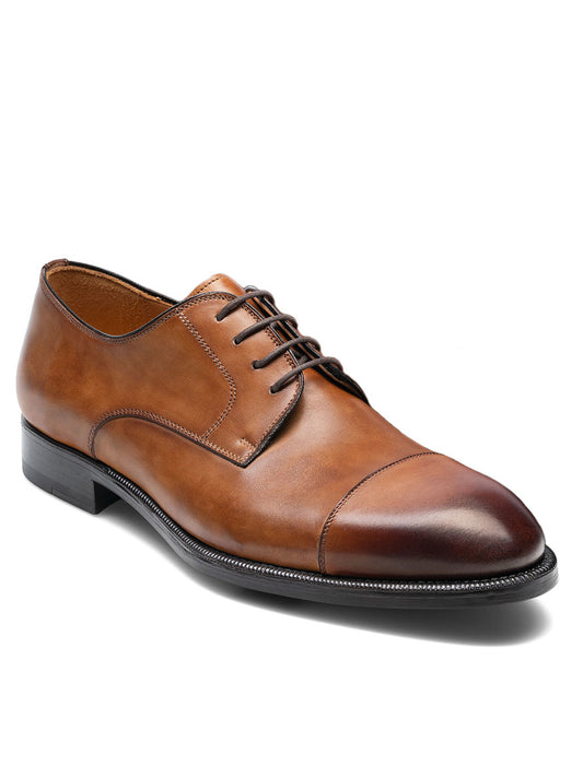 Magnanni Harlan in Tabaco calfskin leather dress shoe with laces.
