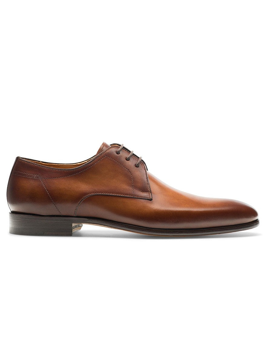 A men's Magnanni Maddin in Tabaco derby shoe, from the Línea Flex collection, on a white background.