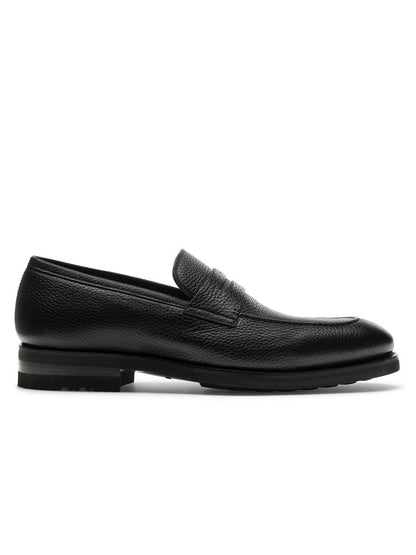 Magnanni Matlin III in Black leather penny loafer shoe on a white background.
