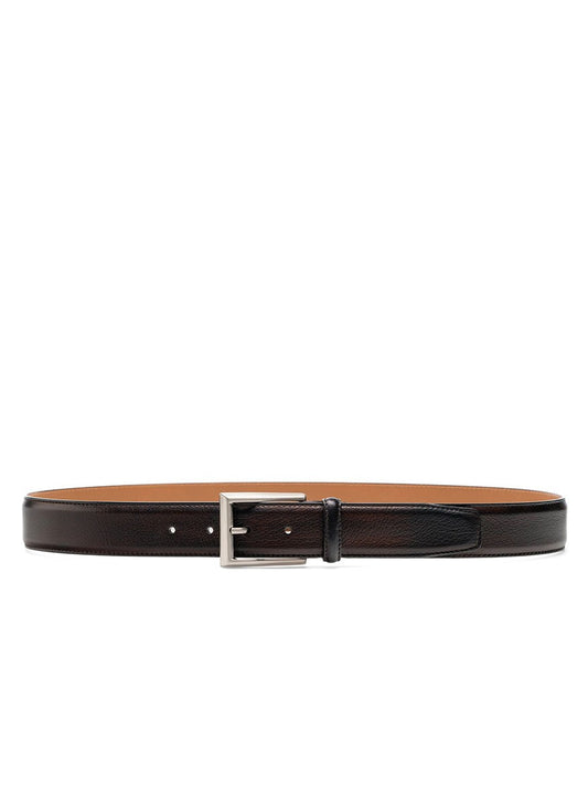 A Magnanni Rocas Belt in Brown with a silver buckle and several notches for adjustable sizing. The inner side of the belt is brown, making it perfect for casual occasions.