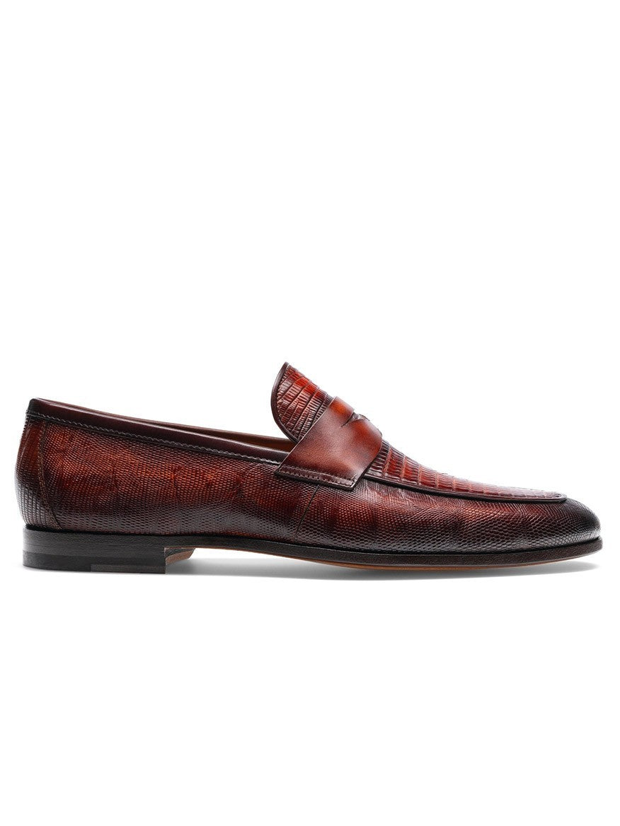 A brown Magnanni Vicente in Cognac loafer with a leather sole from the Línea Flex collection.