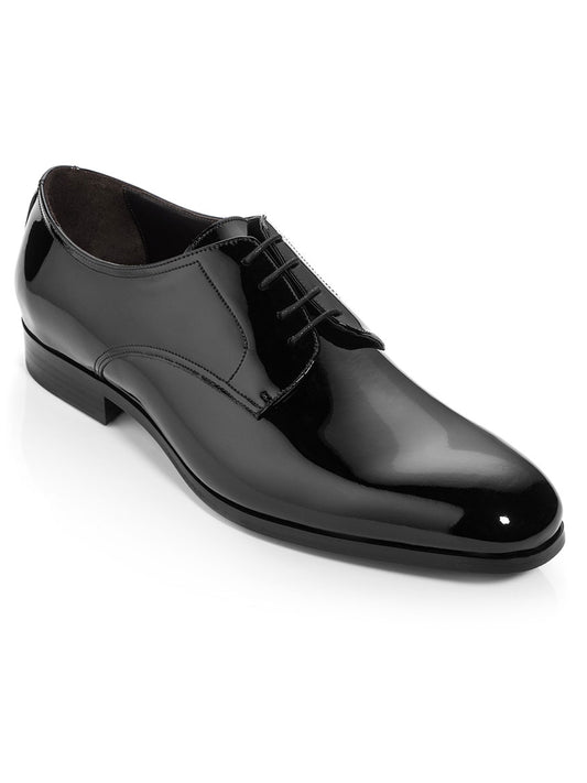 A single To Boot New York Aalborg in Black with a low heel, laced up the front, offers a secure fit and modern look.