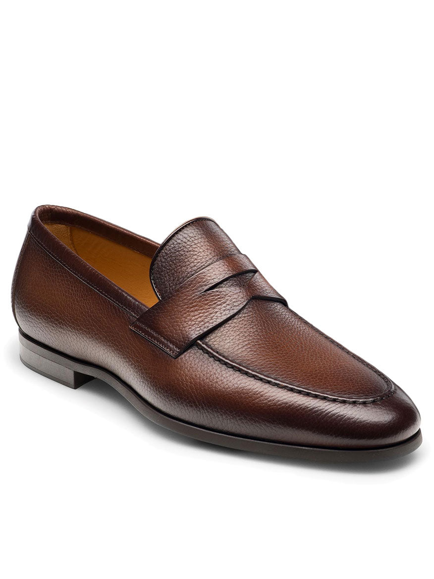 A men's Magnanni Diezma II in Brown penny loafer in calfskin leather on a white background.