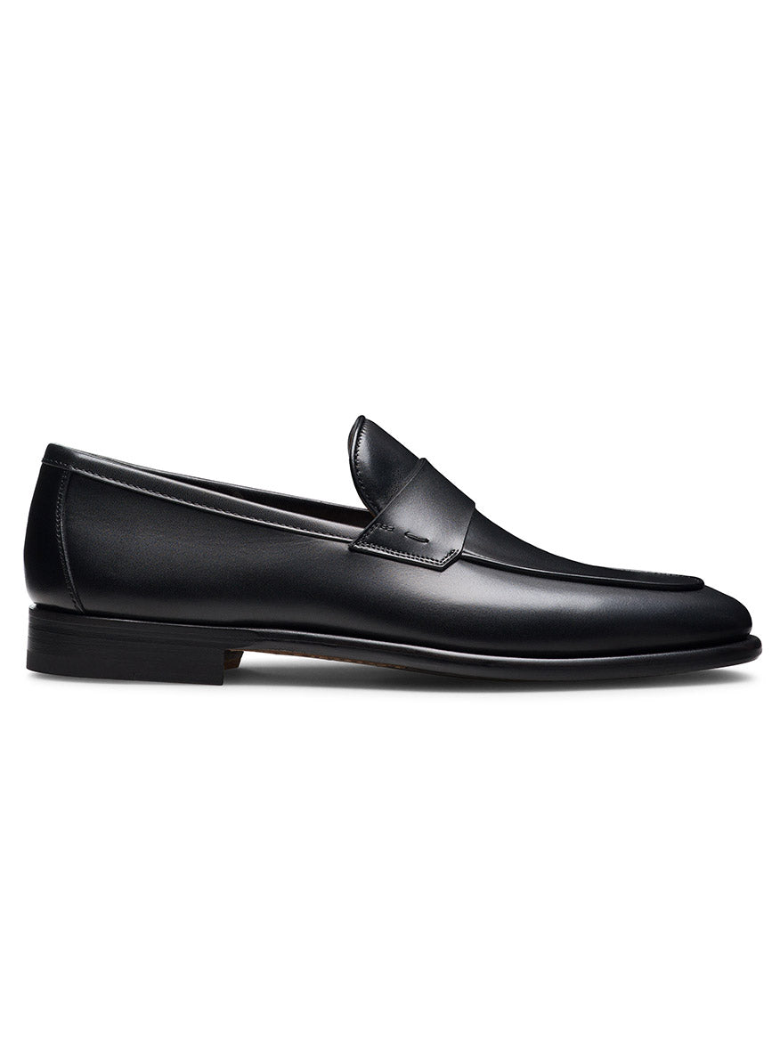 The Magnanni Duerro in Black, a luxury men's loafer, is displayed in a side profile view against a white background.