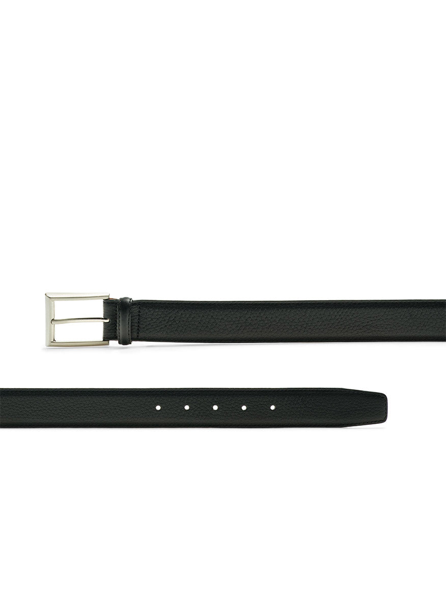 Magnanni Rocas Belt in Black in tumbled calfskin leather with a silver buckle, isolated on a white background.