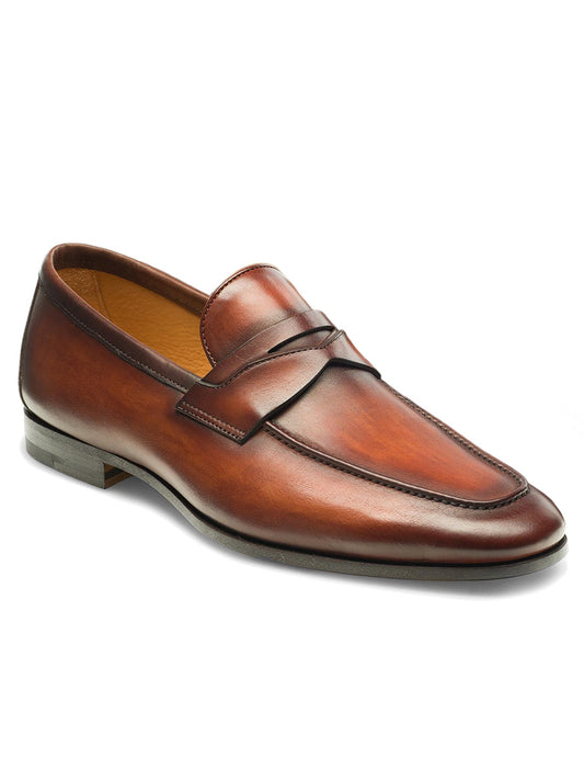 A Magnanni Sasso in Cognac loafer with Bologna construction.