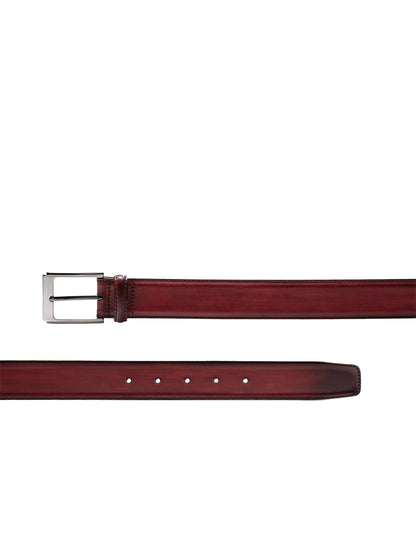 A Magnanni Vega Belt in Red, showcased on a clean white background.