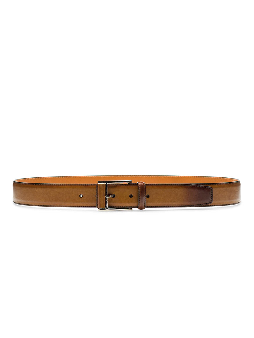 A Magnanni Velaz Belt in Cuero made of calfskin leather with a buckle, on a white background.