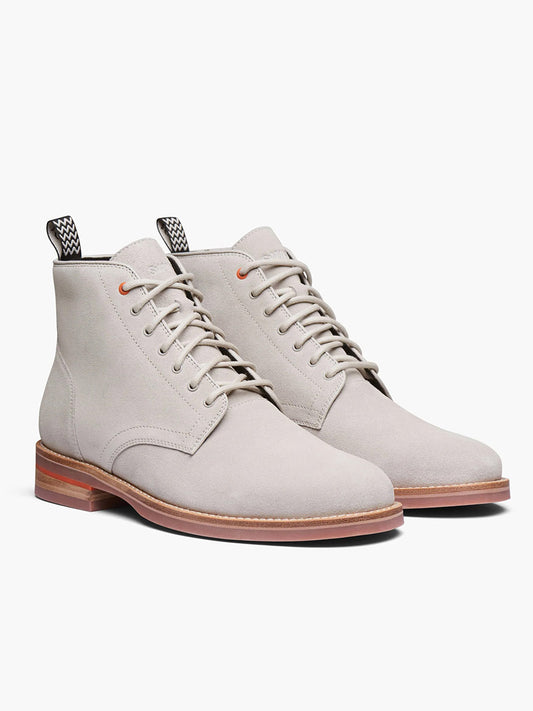 Swims Oslo Boot in Mist