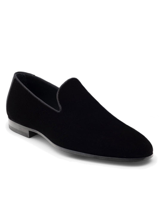 Magnanni Jareth in Black Velvet slipper loafers, perfect for formal occasions.