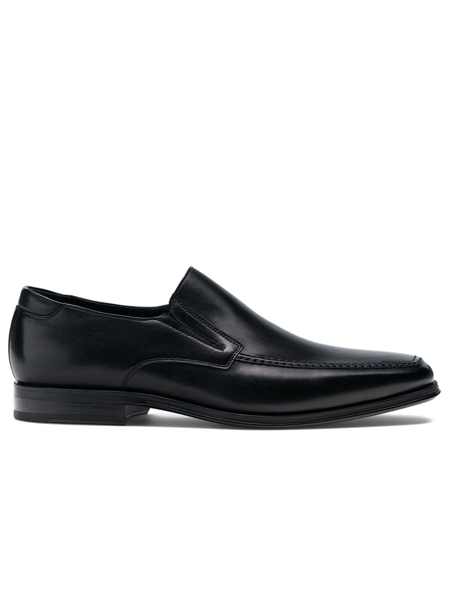 Magnanni Madrid Black leather slip on shoes with a non-slip rubber sole.