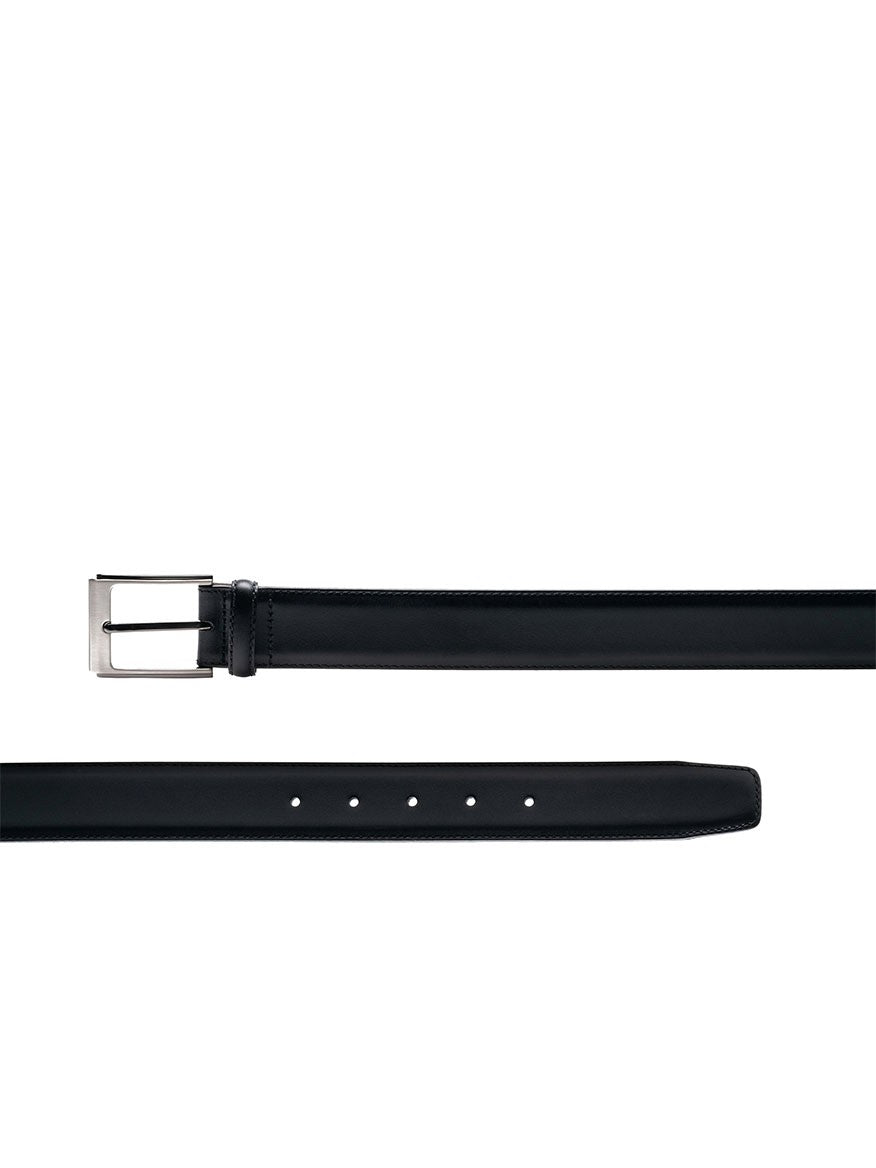 Magnanni Vega Belt in Black made with black calfskin leather showcasing an exquisite Arcade patina, displayed on a pristine white background.